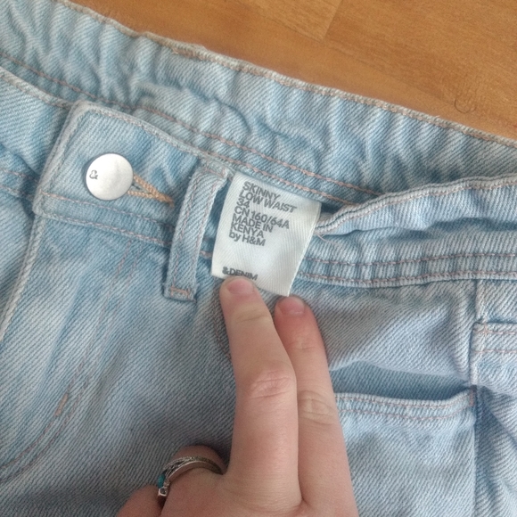 Clothes - Picture 8 of 9